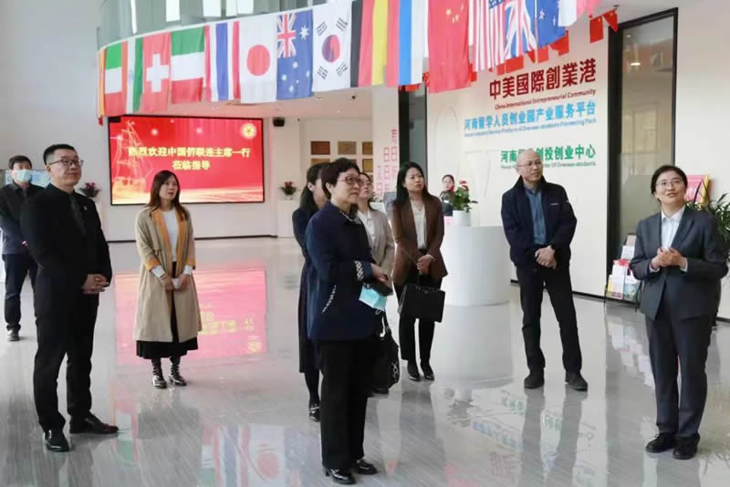 中國僑聯(lián)權(quán)益保障部部長張巖蒞臨簡信科技調(diào)研