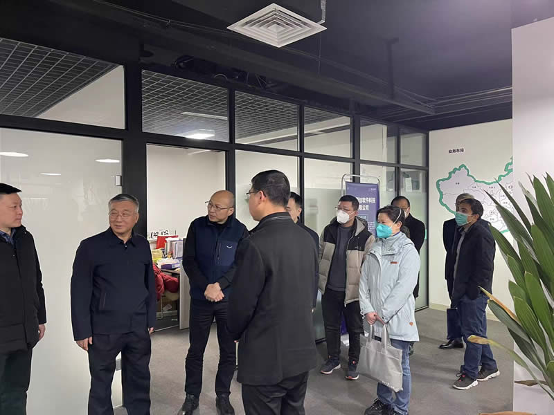 全國人大代表、致公黨河南省委會主委司富春一行蒞臨簡信科技考察調(diào)研工作